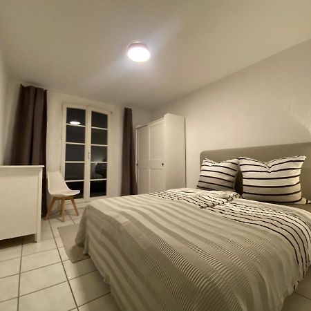 Denkmalschutz - Zentral - Haustiere - Messe Apartment นอยส์ ภายนอก รูปภาพ