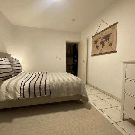 Denkmalschutz - Zentral - Haustiere - Messe Apartment นอยส์ ภายนอก รูปภาพ