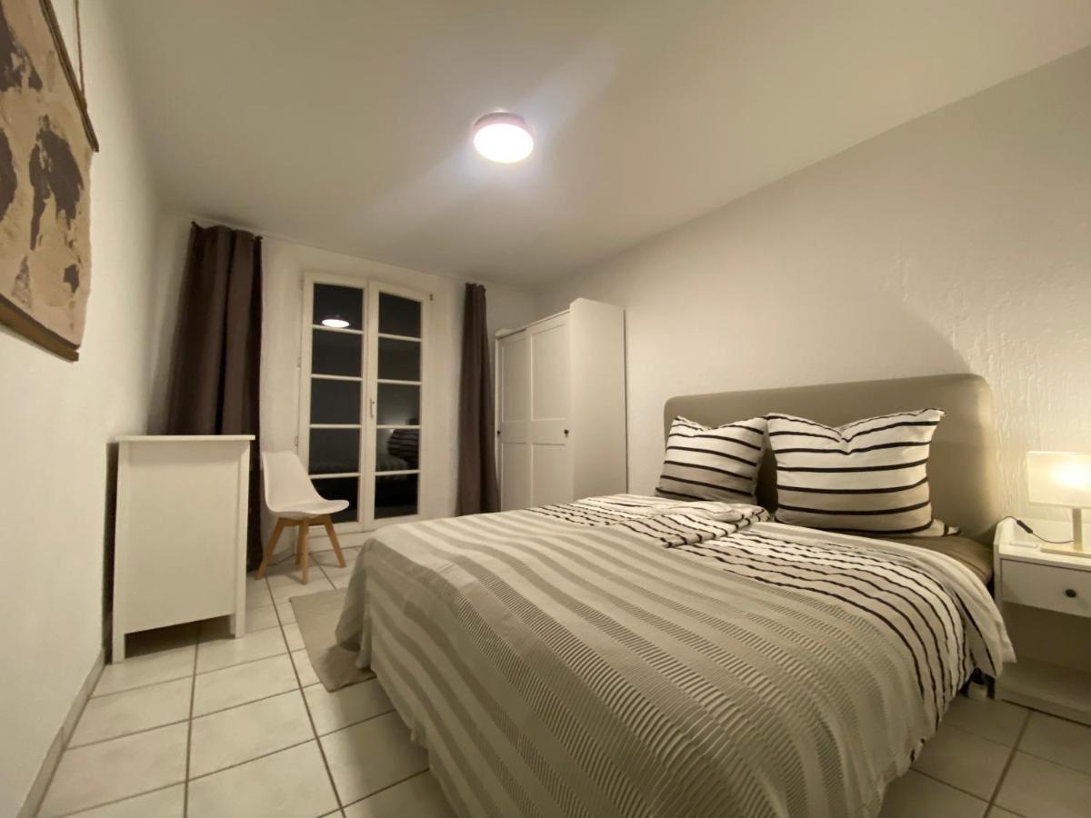 Denkmalschutz - Zentral - Haustiere - Messe Apartment นอยส์ ภายนอก รูปภาพ