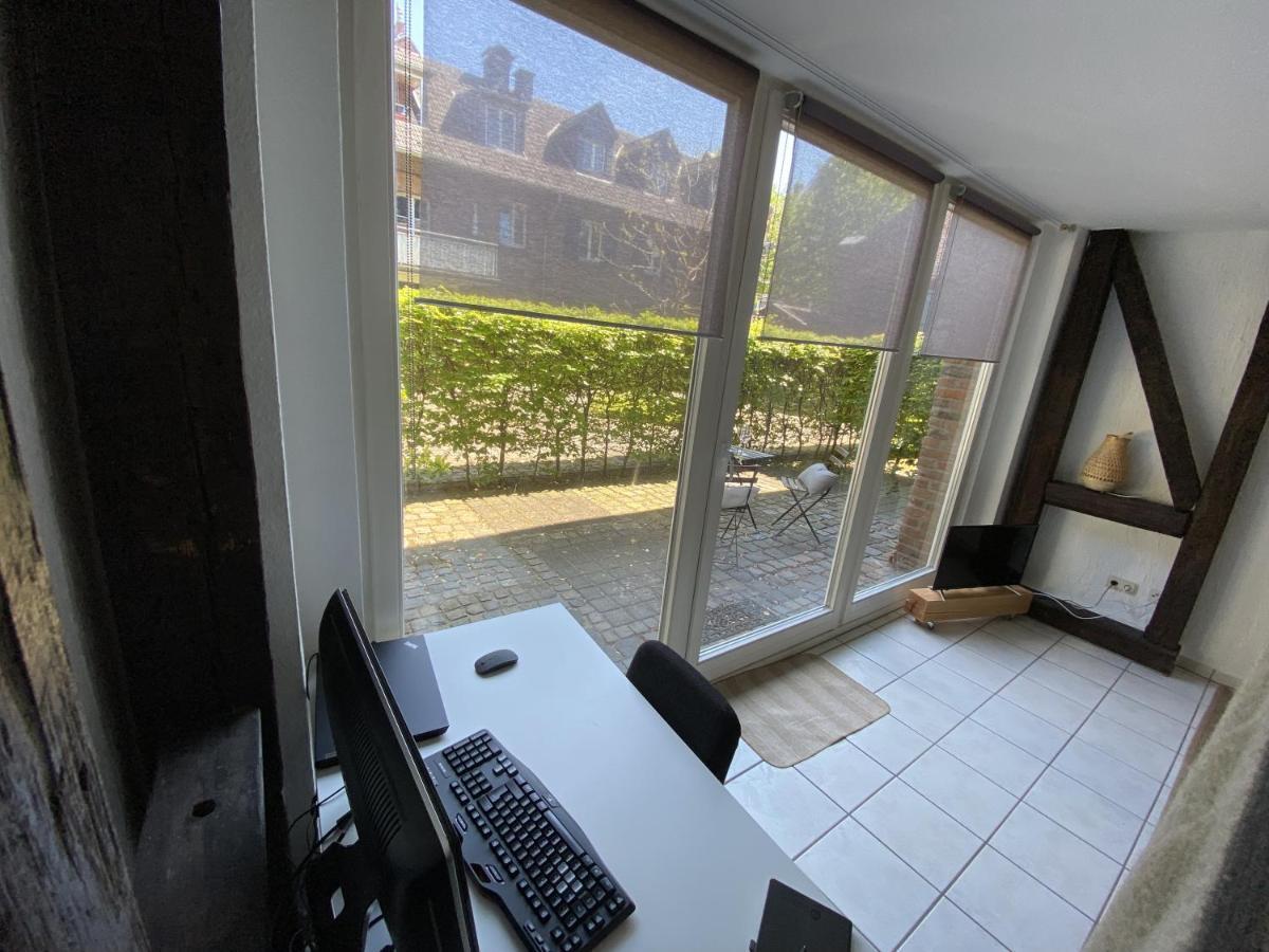 Denkmalschutz - Zentral - Haustiere - Messe Apartment นอยส์ ภายนอก รูปภาพ